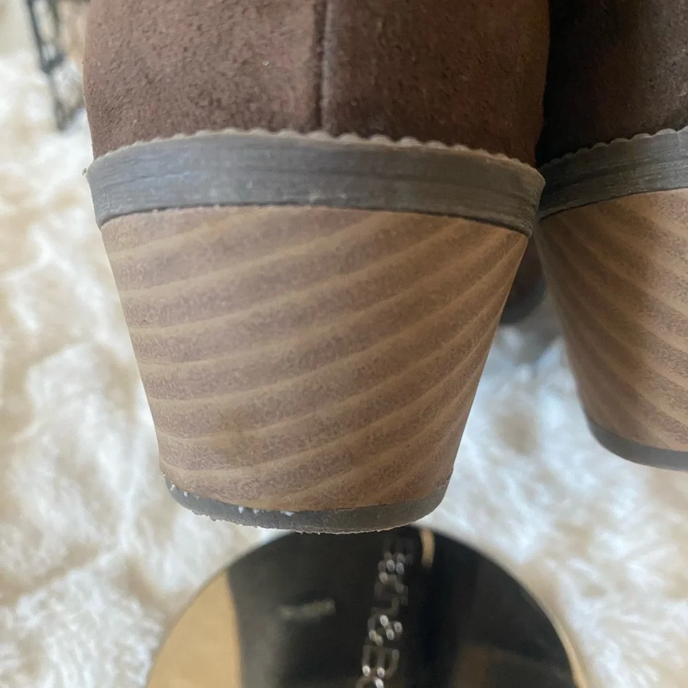 Dr. Scholl's Dark Brown Chukka‎ Boots